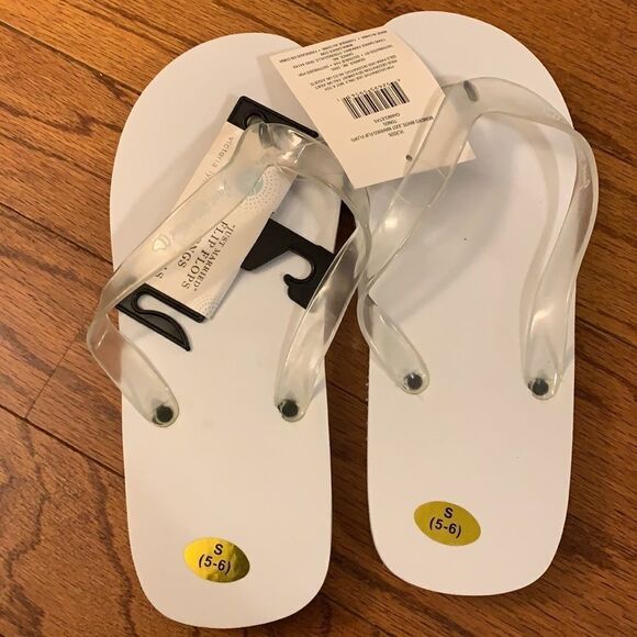 Victoria Lynn “Just married” flip-flops size small 5-6 or size medium 7-8.  NWT - Picture 4 of 8